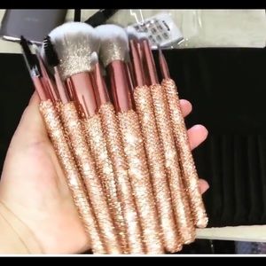 Gold makeup brush set